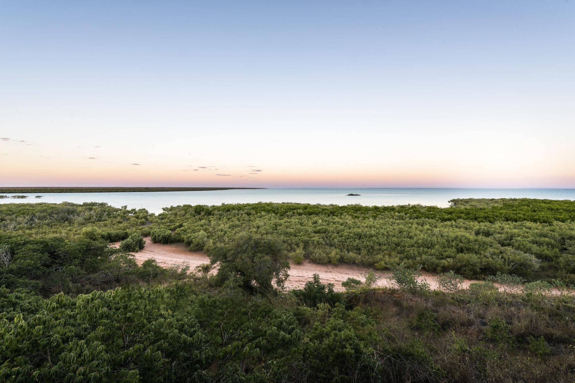 Mangrove Hotel Broome Exterior photo